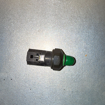 Switch De Presión- Nissan M11 Yl-1056